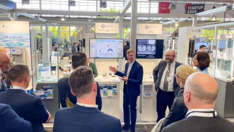 Präsentation von Peter Schulz des ThWIC Messestandes auf der HANNOVER MESSE